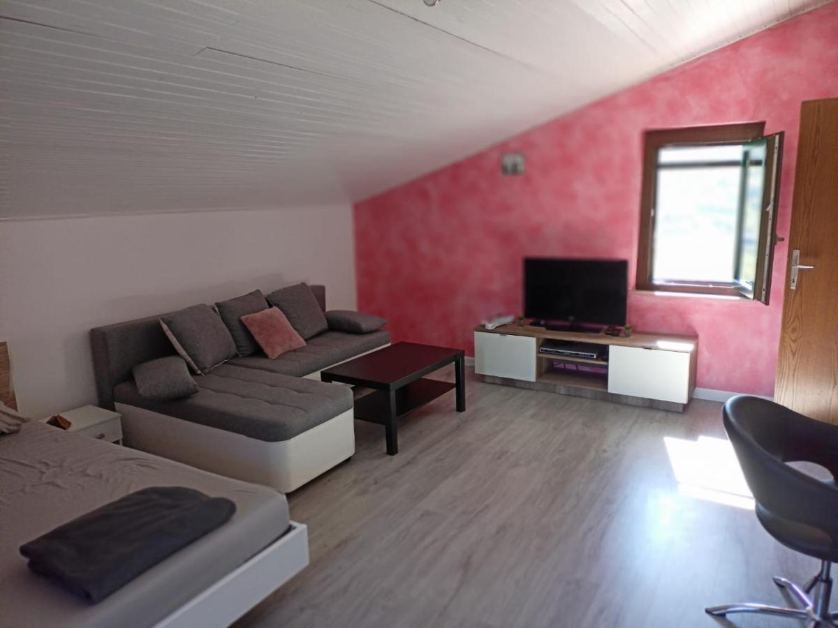 Saleto Apartma Jagodje Exteriör bild